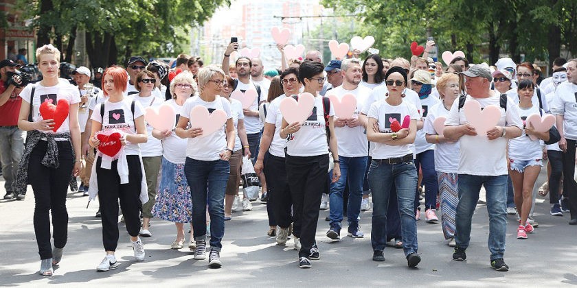 Punctul Pe I In Relaţiile Persoanelor Lgbt Cu Familia Biserica Si